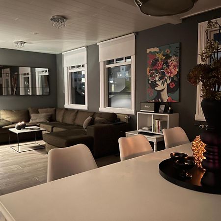Lovely Penthouse Downtown With 3 Bedrooms Akureyri Exterior photo