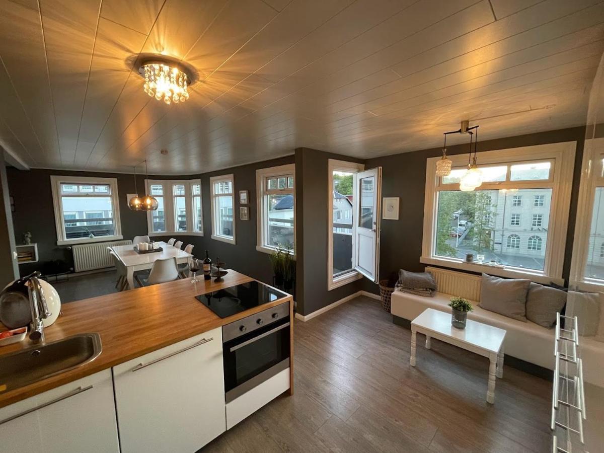 Lovely Penthouse Downtown With 3 Bedrooms Akureyri Exterior photo